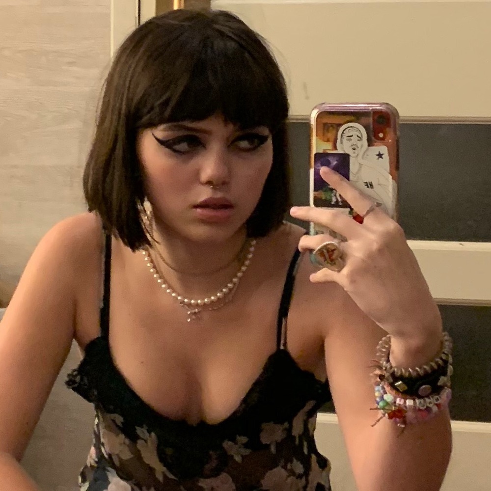 Meet your Posher, Madeline